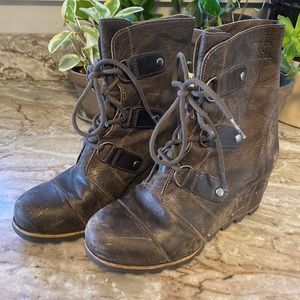 Sorel wedge boots